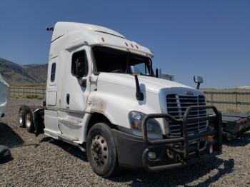  Salvage Freightliner Cascadia 1