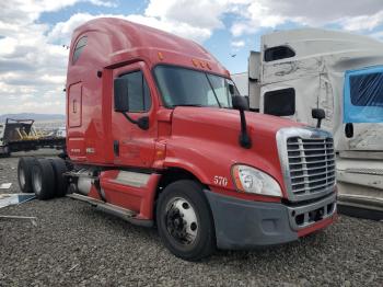  Salvage Freightliner Cascadia 1