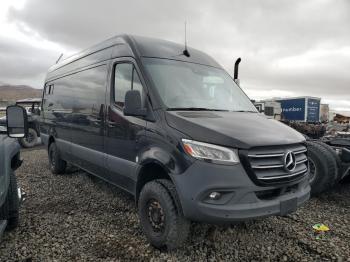  Salvage Mercedes-Benz Sprinter