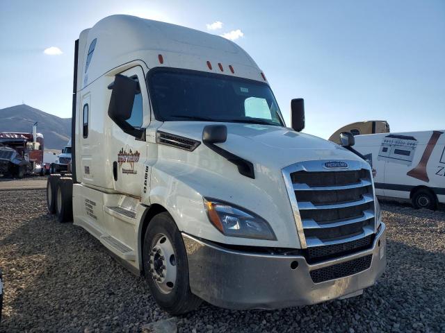  Salvage Freightliner Cascadia 1