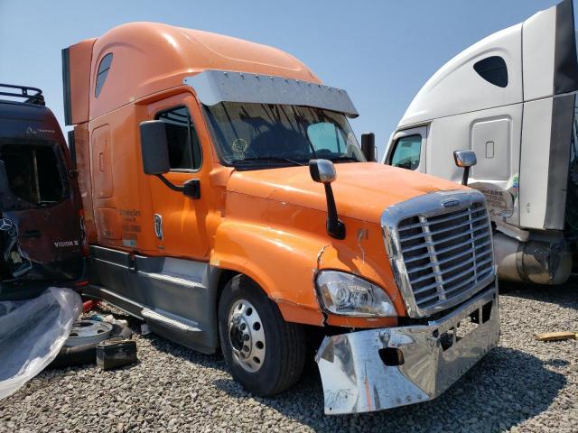  Salvage Freightliner Cascadia 1