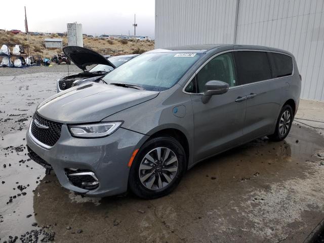  Salvage Chrysler Pacifica