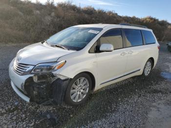  Salvage Toyota Sienna