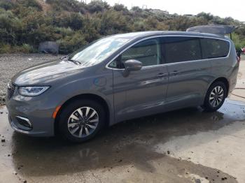  Salvage Chrysler Pacifica