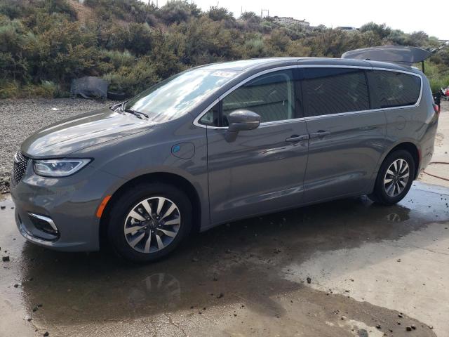  Salvage Chrysler Pacifica