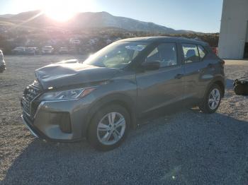  Salvage Nissan Kicks