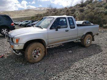  Salvage Toyota Pickup