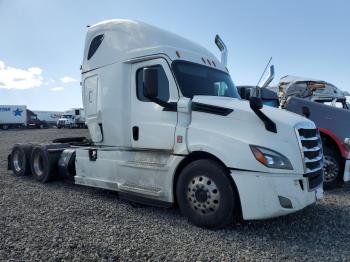  Salvage Freightliner Cascadia