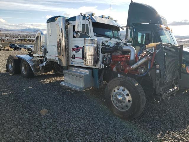  Salvage Peterbilt 389