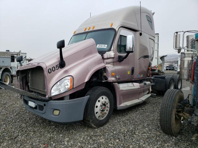 Salvage Freightliner Cascadia 1