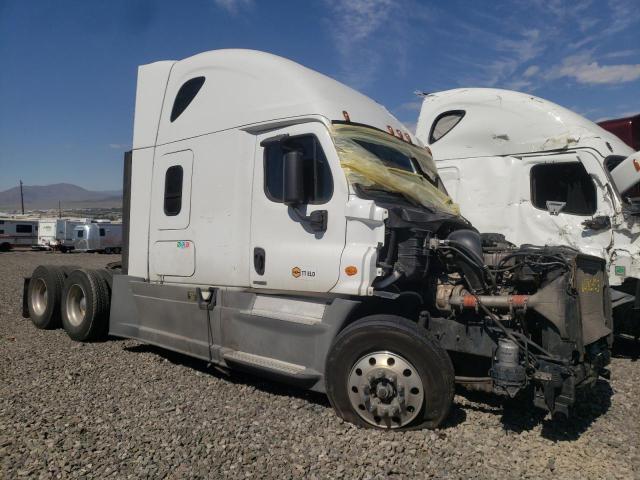  Salvage Freightliner Cascadia 1