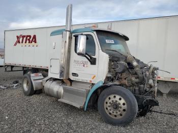  Salvage Peterbilt 579