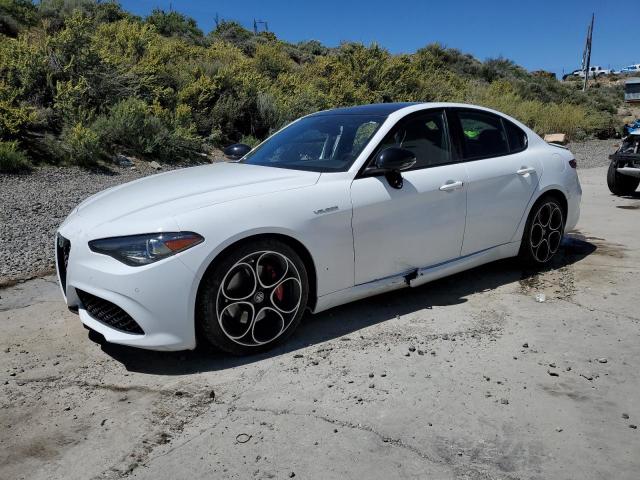  Salvage Alfa Romeo Giulia Sup