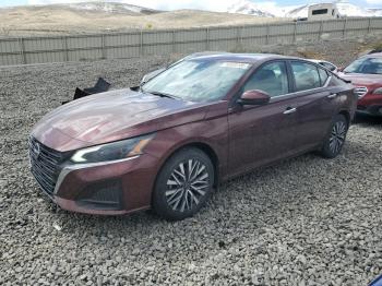  Salvage Nissan Altima