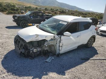  Salvage Nissan Kicks