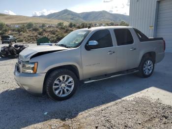  Salvage Chevrolet Avalanche