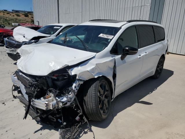  Salvage Chrysler Pacifica