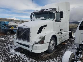  Salvage Volvo Vnl