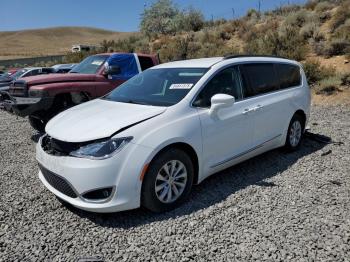  Salvage Chrysler Pacifica