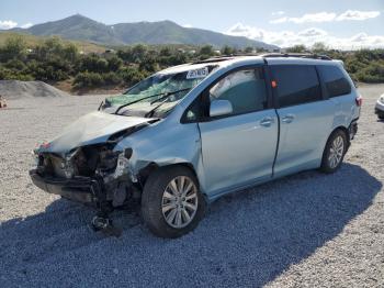  Salvage Toyota Sienna