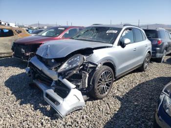  Salvage Porsche Cayenne
