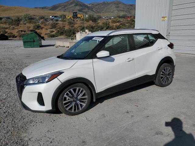  Salvage Nissan Kicks