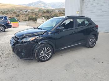  Salvage Nissan Kicks