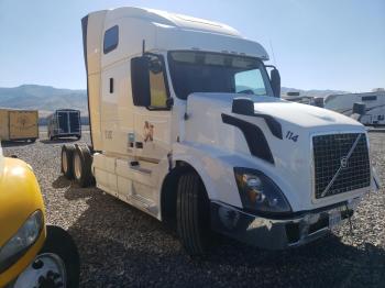  Salvage Volvo Vnl