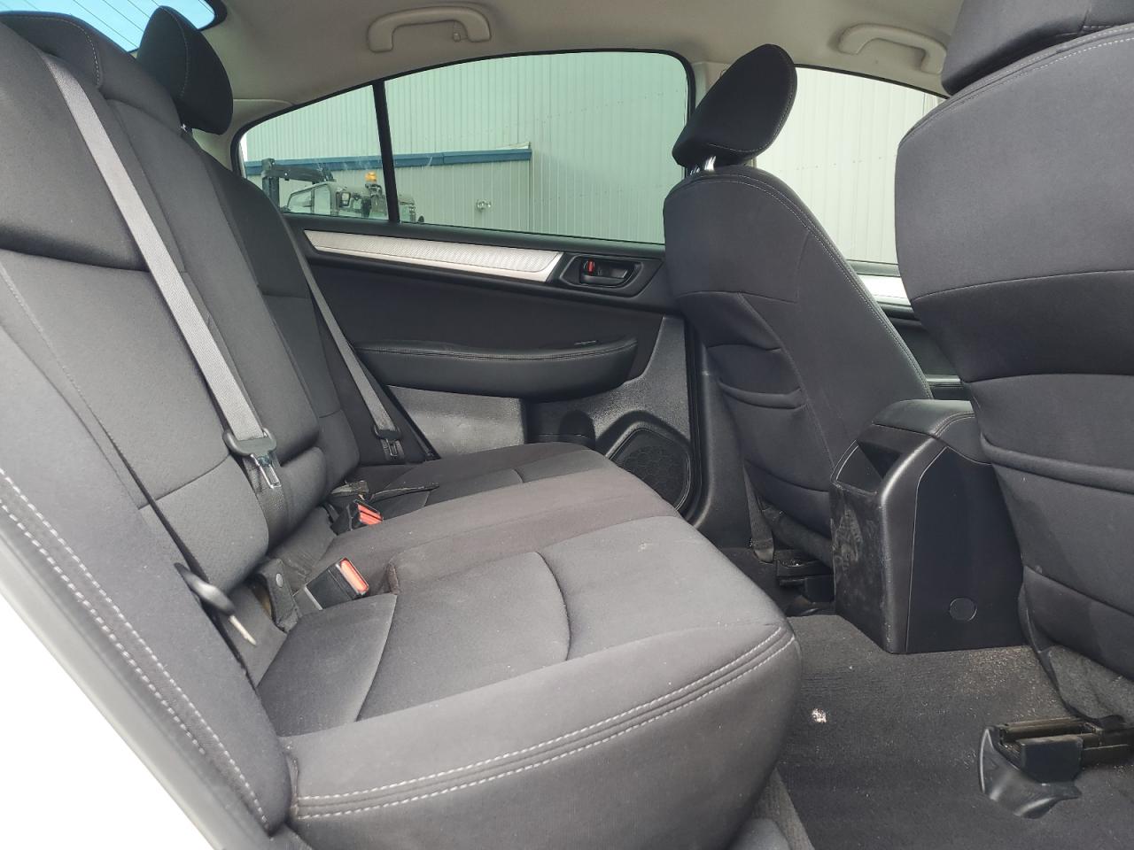 Subaru Legacy 2.5i Image 7