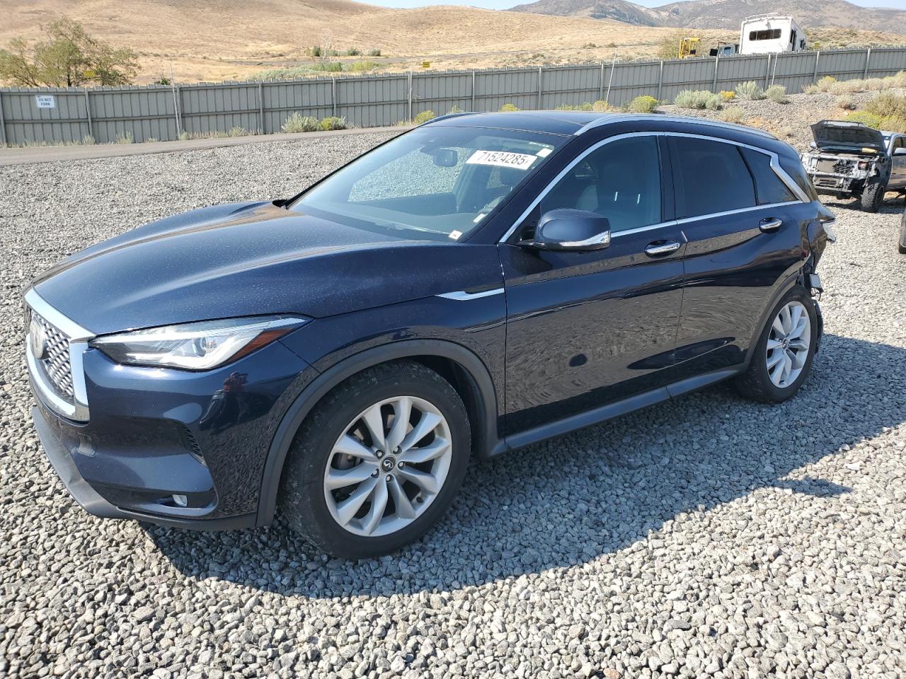 INFINITI Qx Essential Image 1