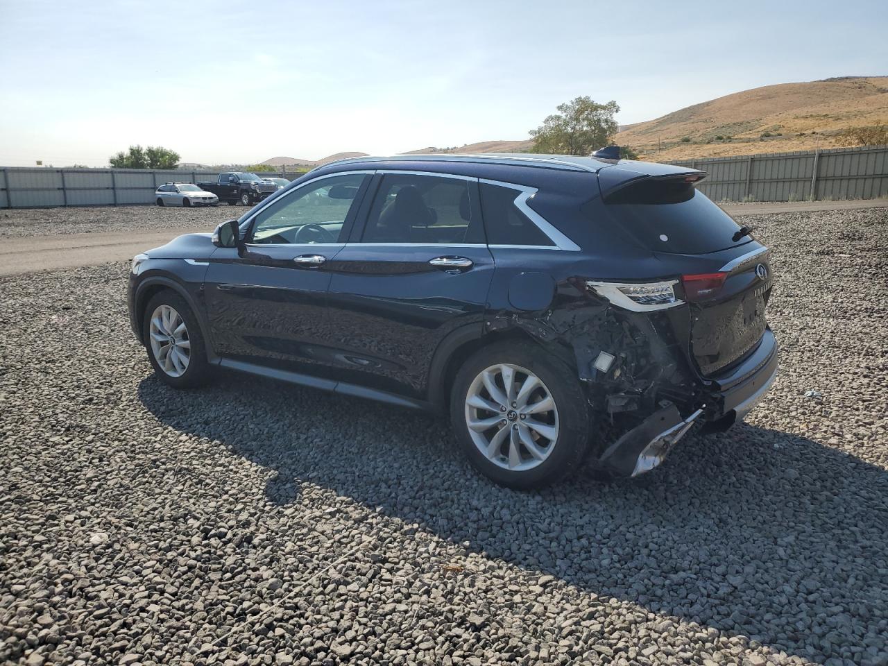 INFINITI Qx Essential Image 3