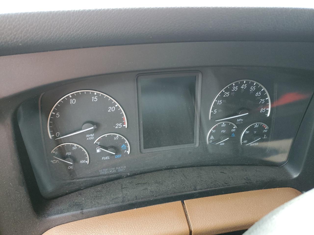 Freightliner Cascadia 1 Image 9