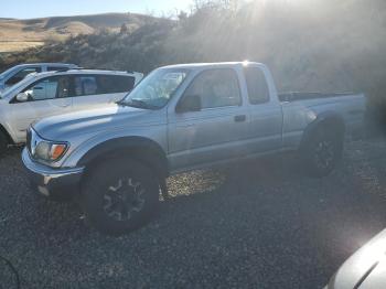  Salvage Toyota Tacoma