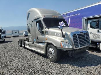  Salvage Freightliner Cascadia