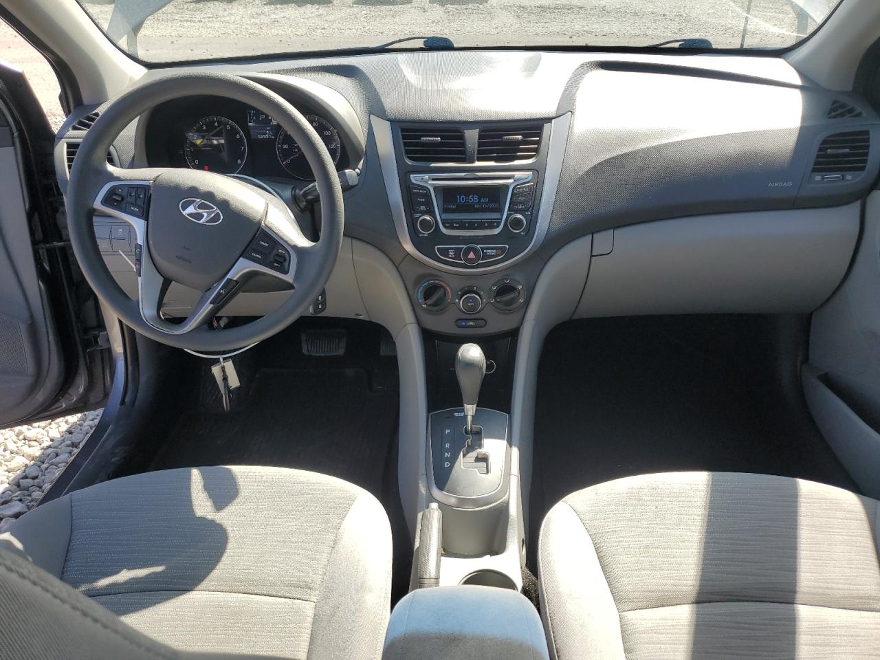 Hyundai ACCENT Se Image 9