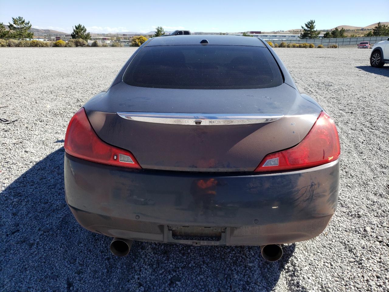 INFINITI G37 Base Image 2