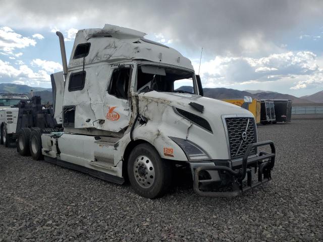  Salvage Volvo Vnl