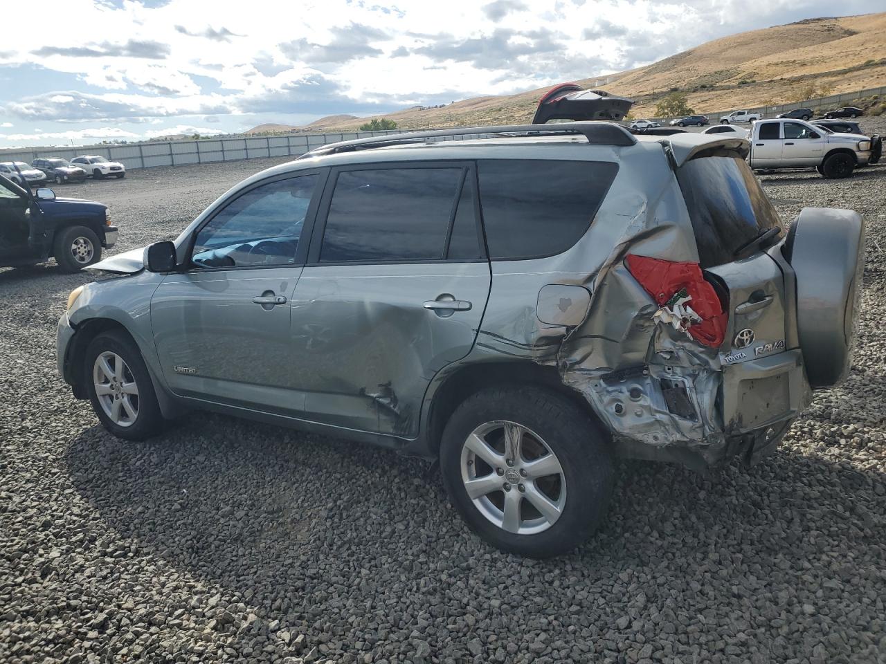 Toyota RAV4 Limited Image 4