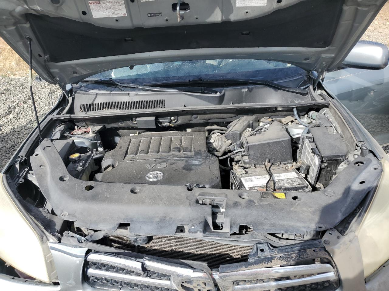 Toyota RAV4 Limited Image 8