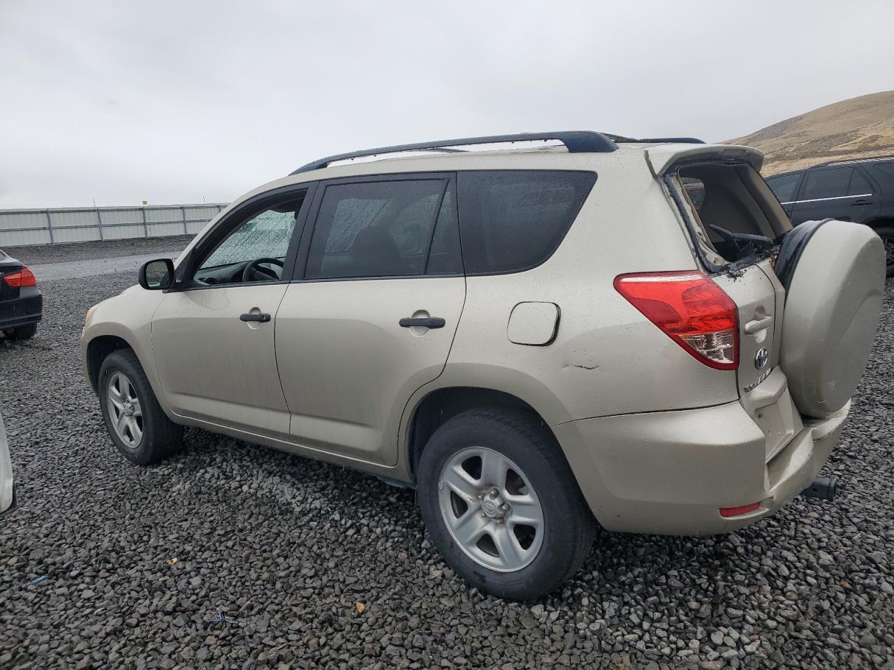 Toyota RAV4 Image 4