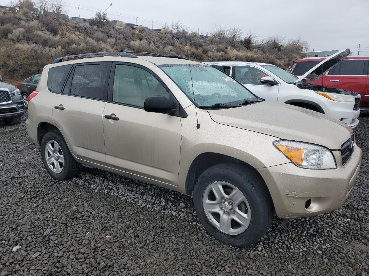 Toyota RAV4 Image 2