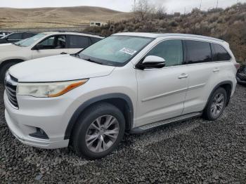  Salvage Toyota Highlander
