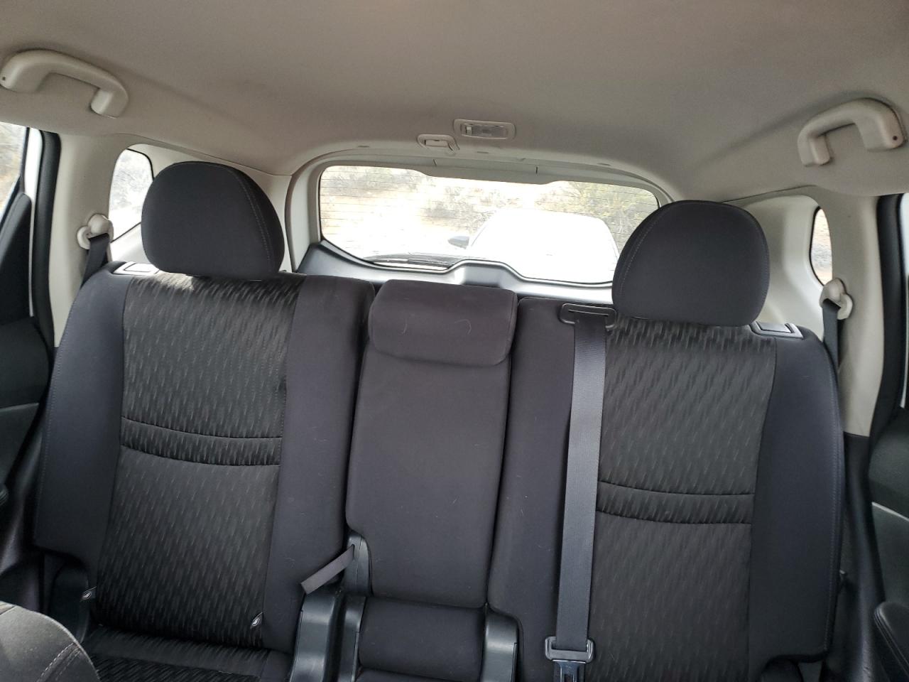 Nissan Rogue S Image 8