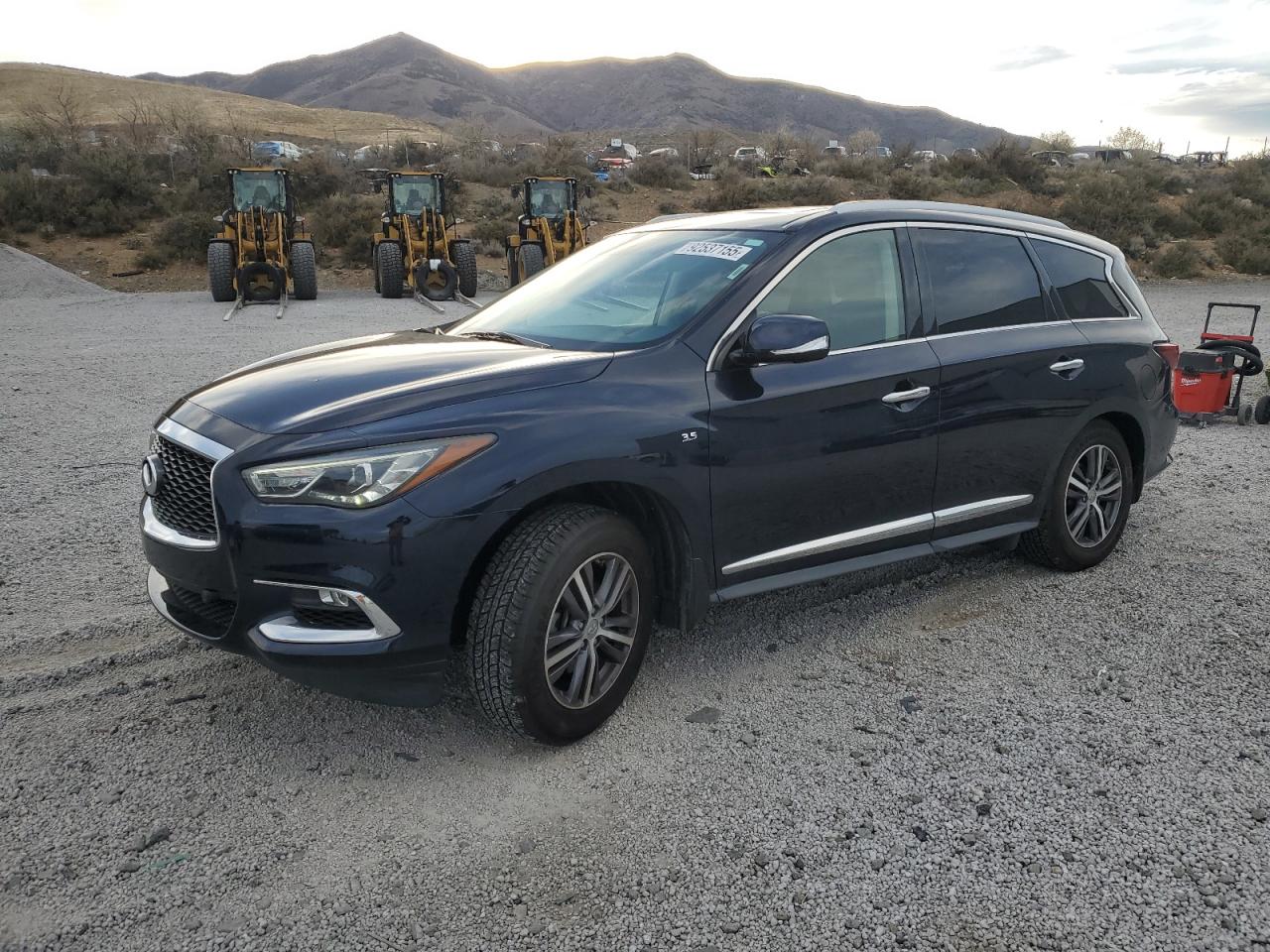 INFINITI Qx Image 1