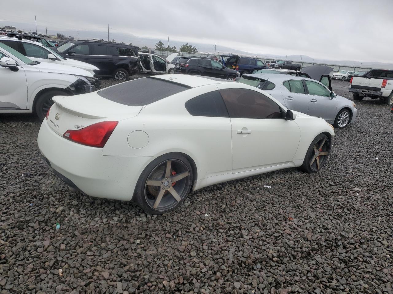 INFINITI G37 Base Image 3