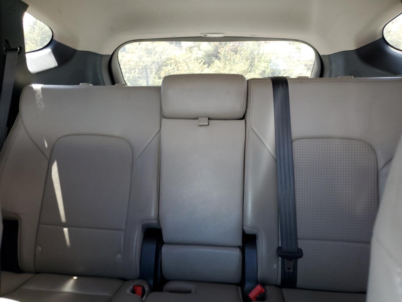 Hyundai SANTA FE Image 6