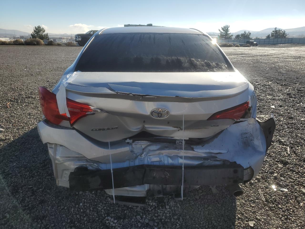 Toyota Corolla L Image 6