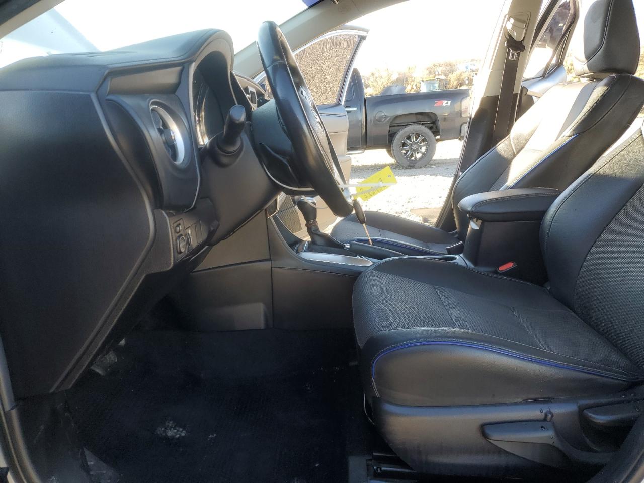 Toyota Corolla L Image 4