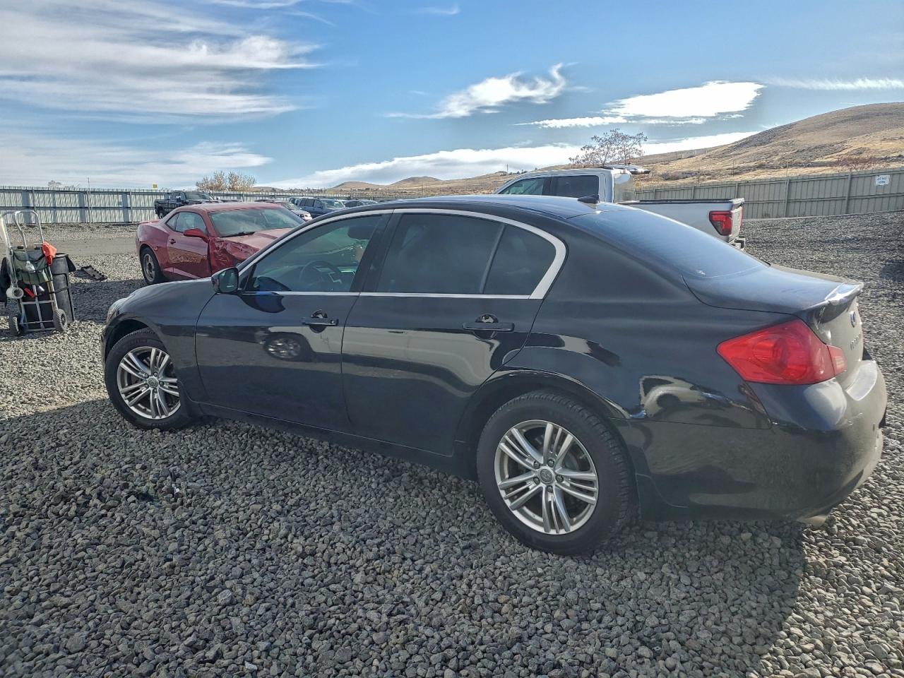 INFINITI G37 Image 3