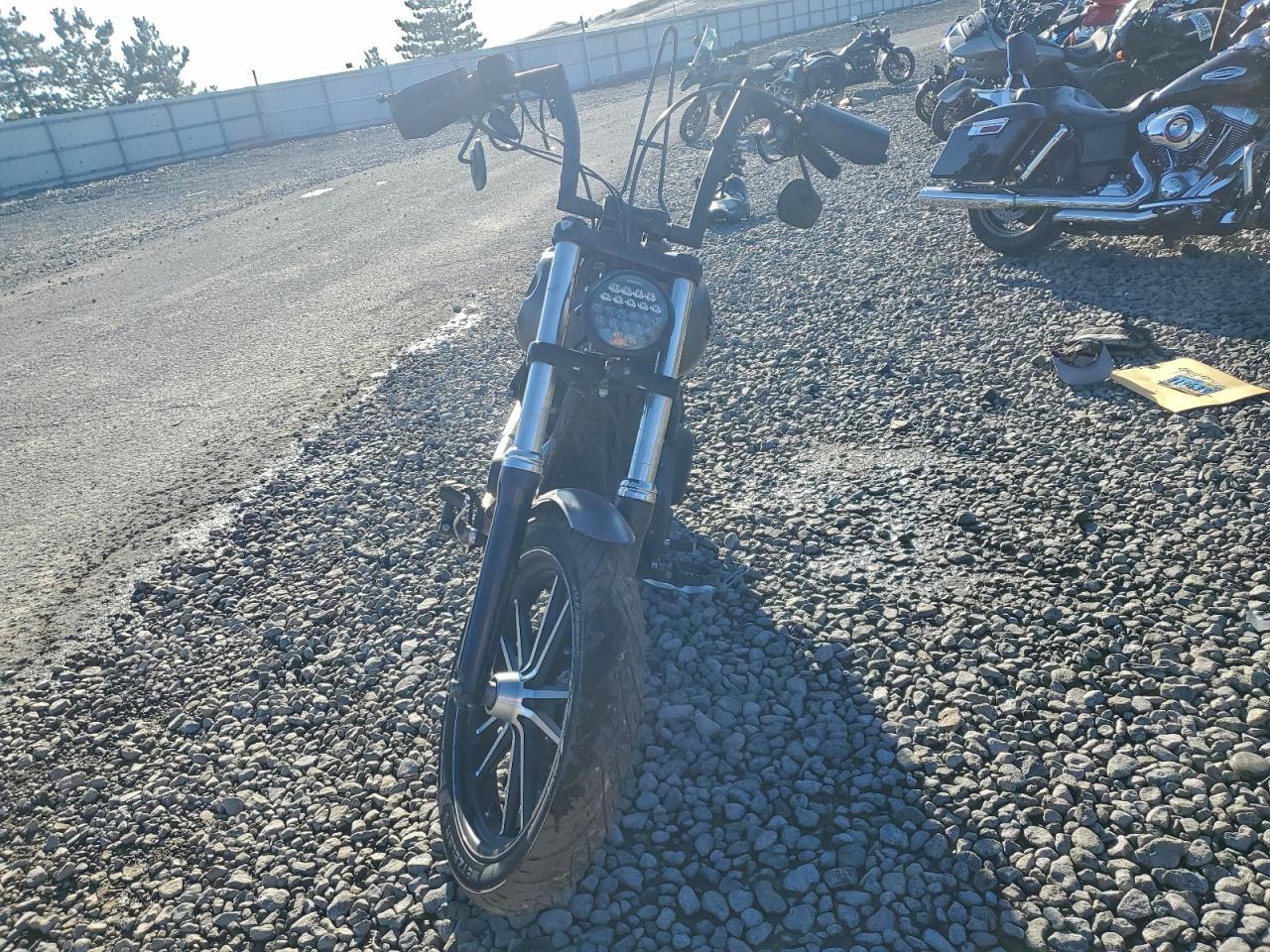 Harley-Davidson Fx Dyna Street Bob Image 3